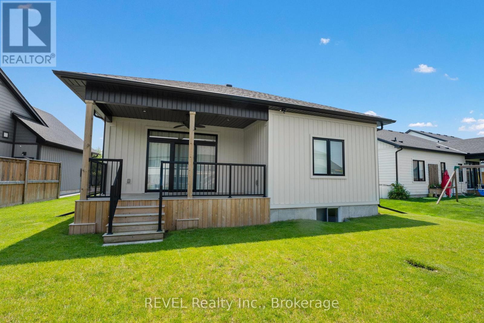 3532 Canfield Crescent, Fort Erie (Black Creek), Ontario  L0S 1S0 - Photo 40 - X12436800