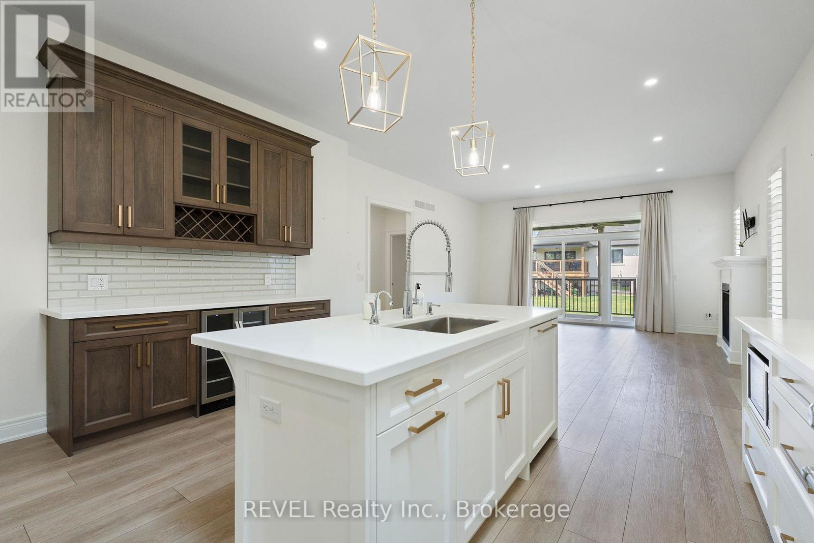 3532 Canfield Crescent, Fort Erie (Black Creek), Ontario  L0S 1S0 - Photo 9 - X12436800