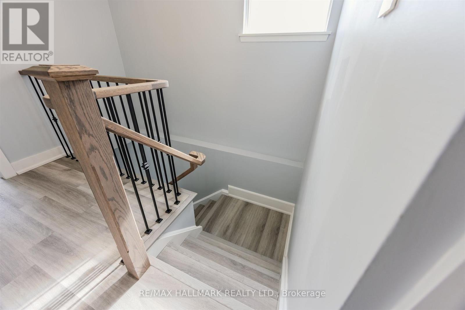 2126 Pashak Court, Mississauga, Ontario  L5A 1H7 - Photo 19 - W12434833