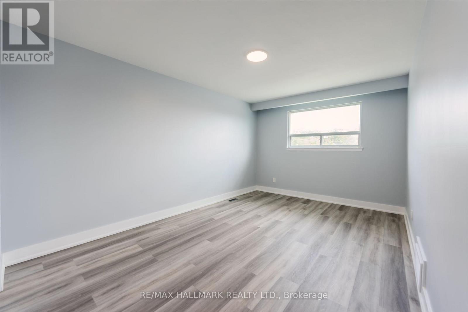 2126 Pashak Court, Mississauga, Ontario  L5A 1H7 - Photo 20 - W12434833