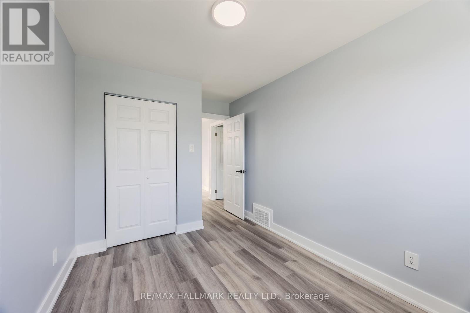 2126 Pashak Court, Mississauga, Ontario  L5A 1H7 - Photo 28 - W12434833