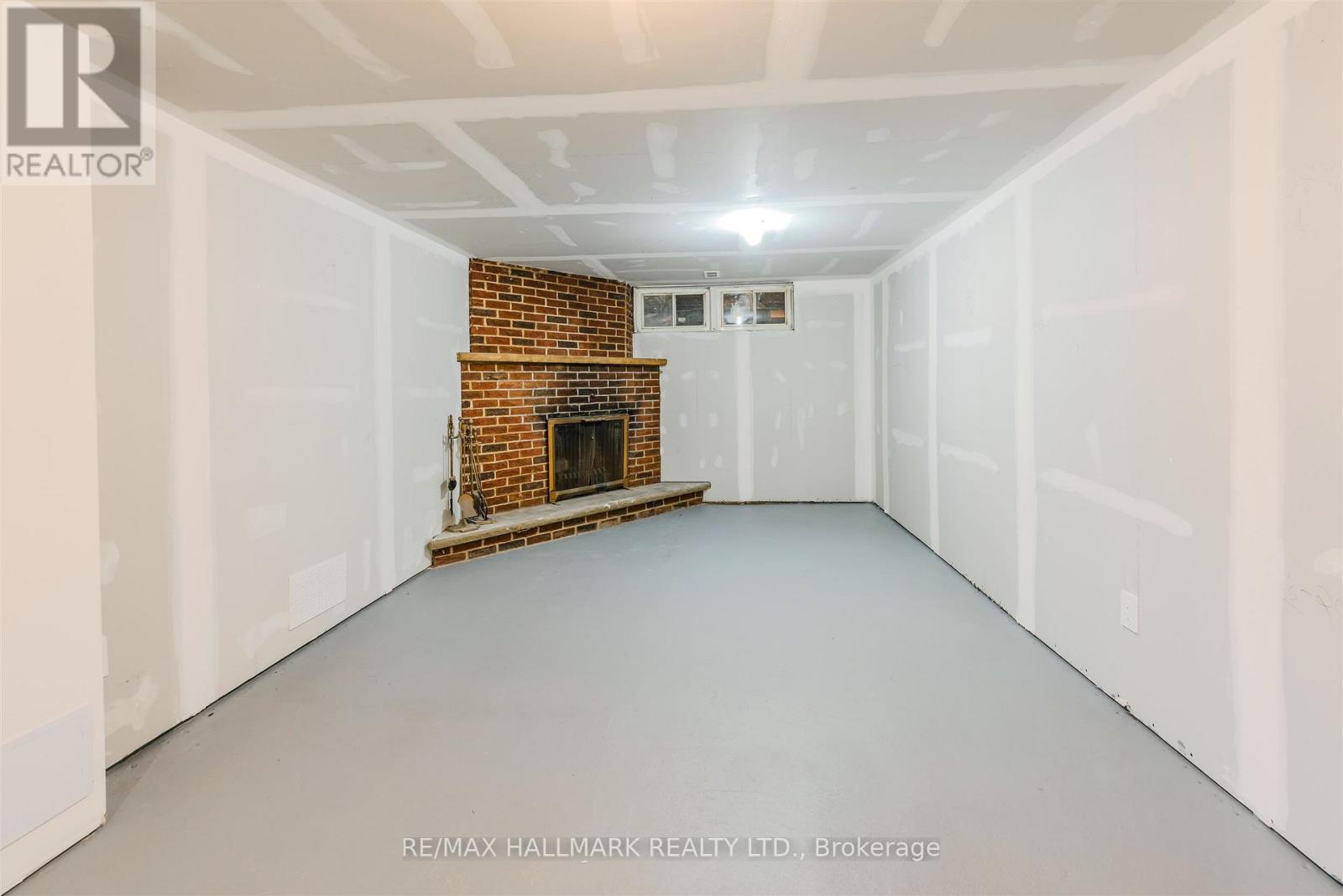 2126 Pashak Court, Mississauga, Ontario  L5A 1H7 - Photo 34 - W12434833