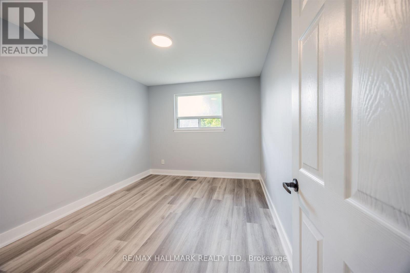 2126 Pashak Court, Mississauga, Ontario  L5A 1H7 - Photo 25 - W12434833