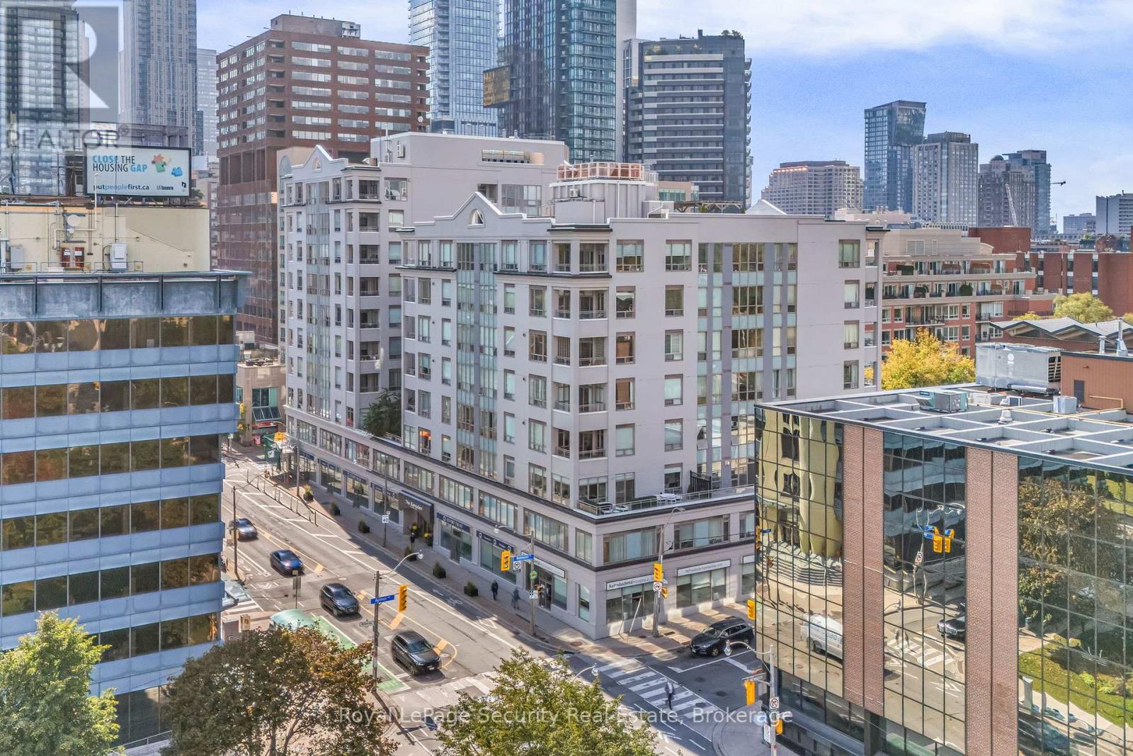 403 - 980 YONGE STREET, Toronto, Ontario