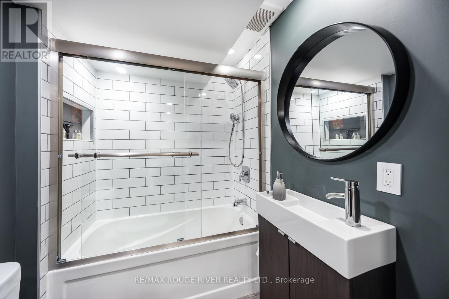 21 Raine Drive, Ajax, Ontario  L1T 3L6 - Photo 35 - E12436796