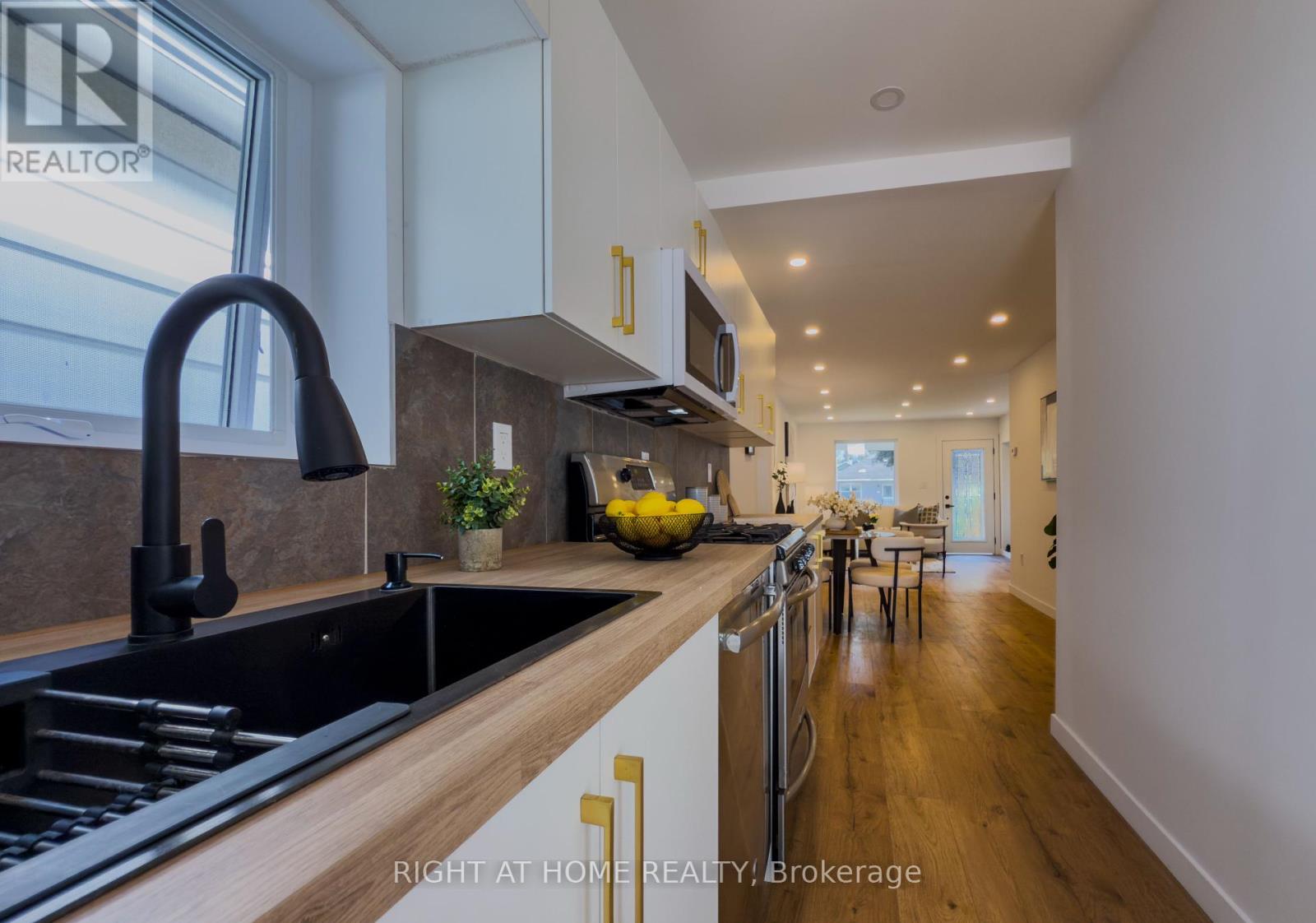 32 Brenton Street, Toronto, Ontario  M4B 1C9 - Photo 10 - E12436674
