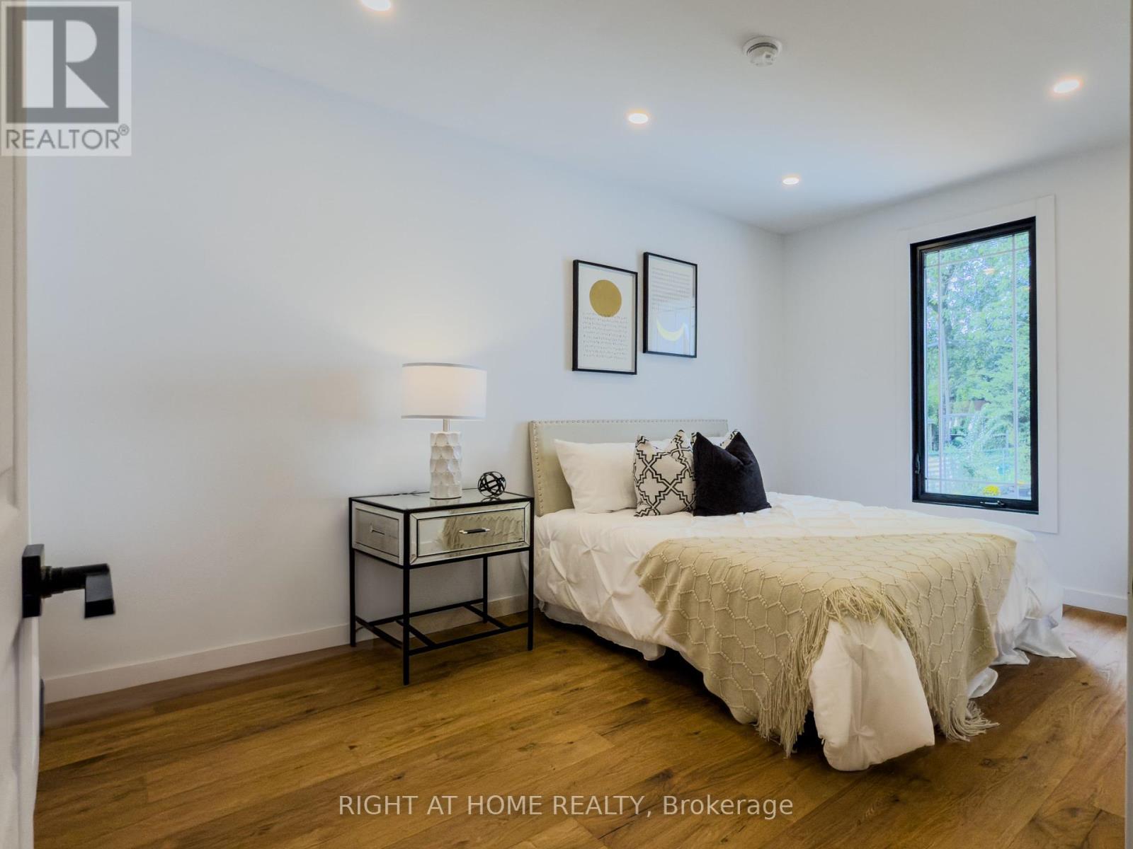 32 Brenton Street, Toronto, Ontario  M4B 1C9 - Photo 12 - E12436674