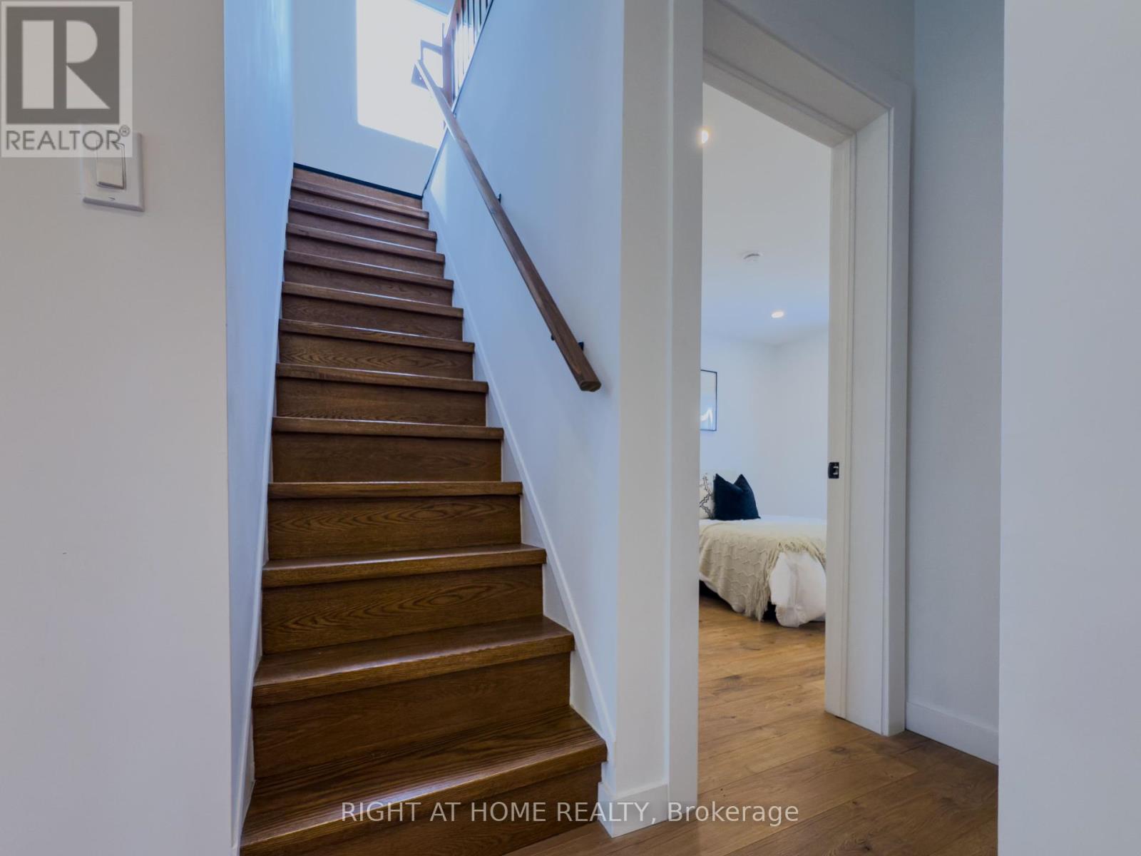 32 Brenton Street, Toronto, Ontario  M4B 1C9 - Photo 17 - E12436674