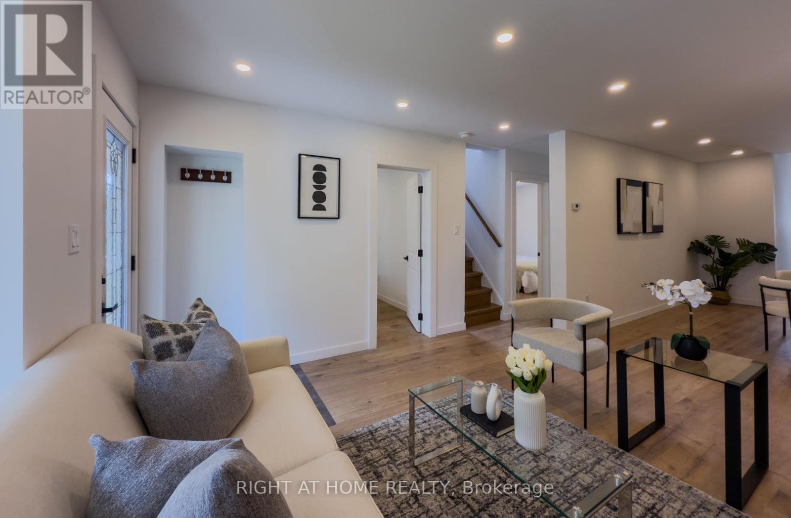 32 Brenton Street, Toronto, Ontario  M4B 1C9 - Photo 5 - E12436674