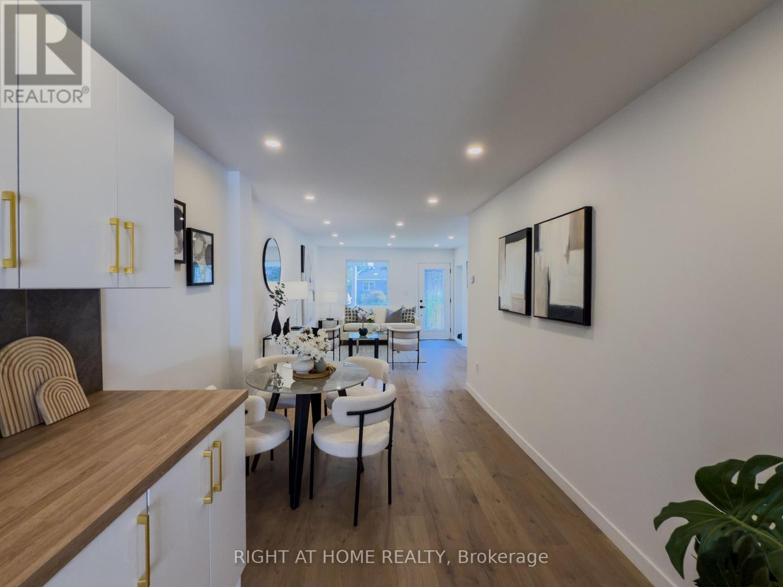 32 Brenton Street, Toronto, Ontario  M4B 1C9 - Photo 6 - E12436674