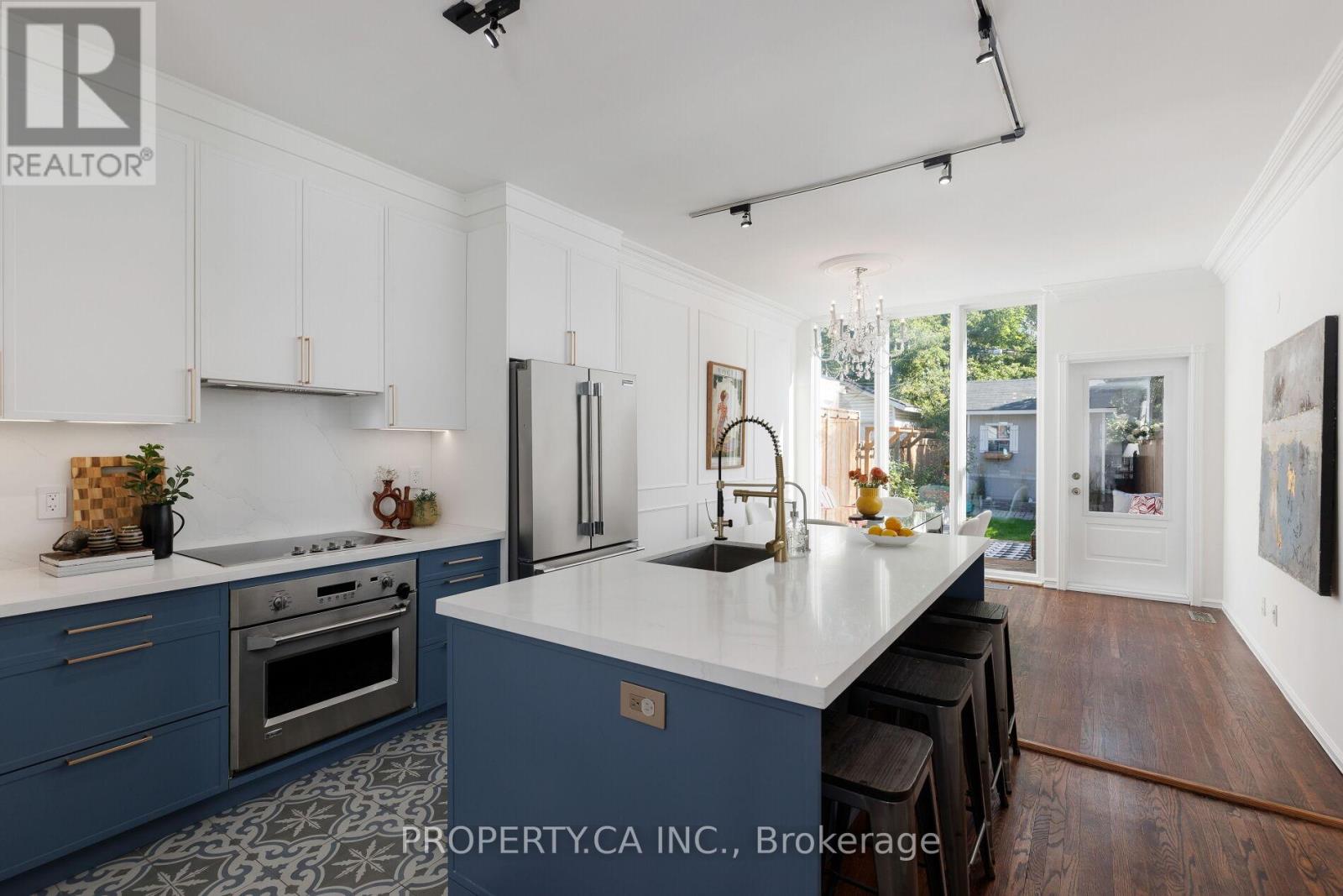 419 Rhodes Avenue, Toronto, Ontario  M4L 3A6 - Photo 10 - E12436679