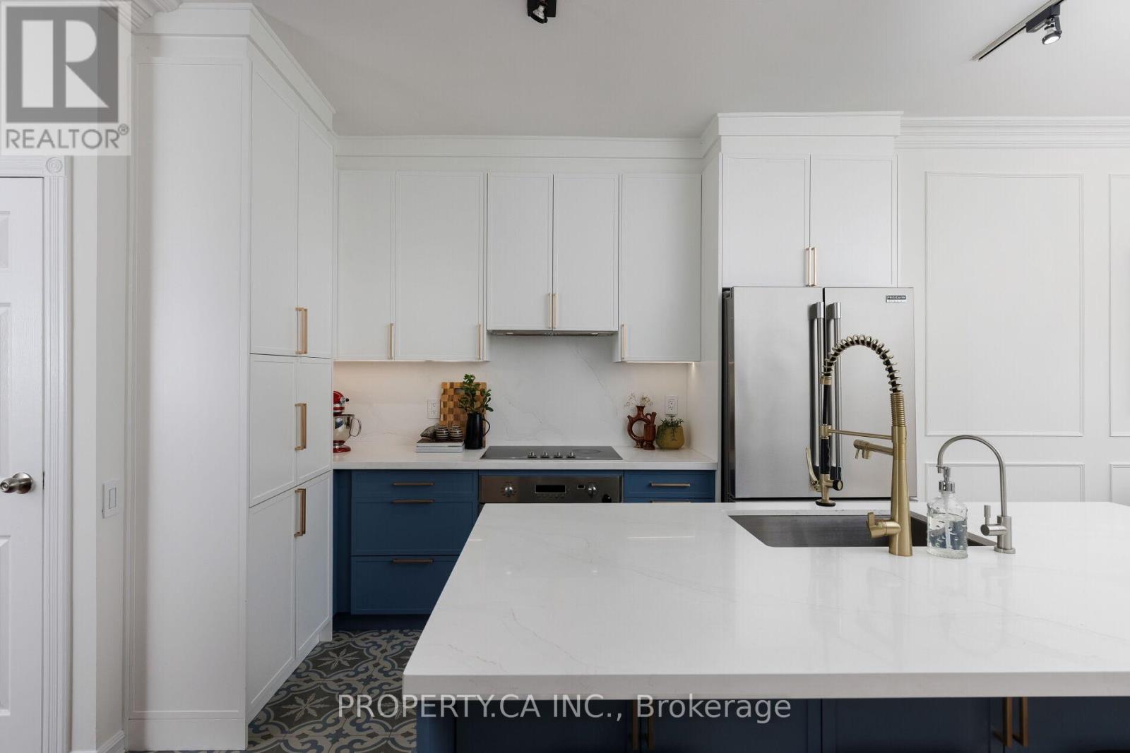 419 Rhodes Avenue, Toronto, Ontario  M4L 3A6 - Photo 11 - E12436679