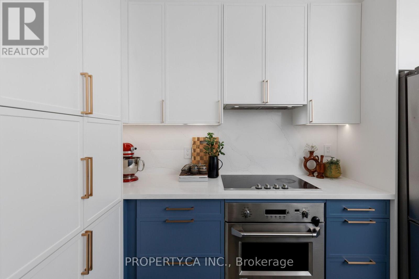 419 Rhodes Avenue, Toronto, Ontario  M4L 3A6 - Photo 12 - E12436679