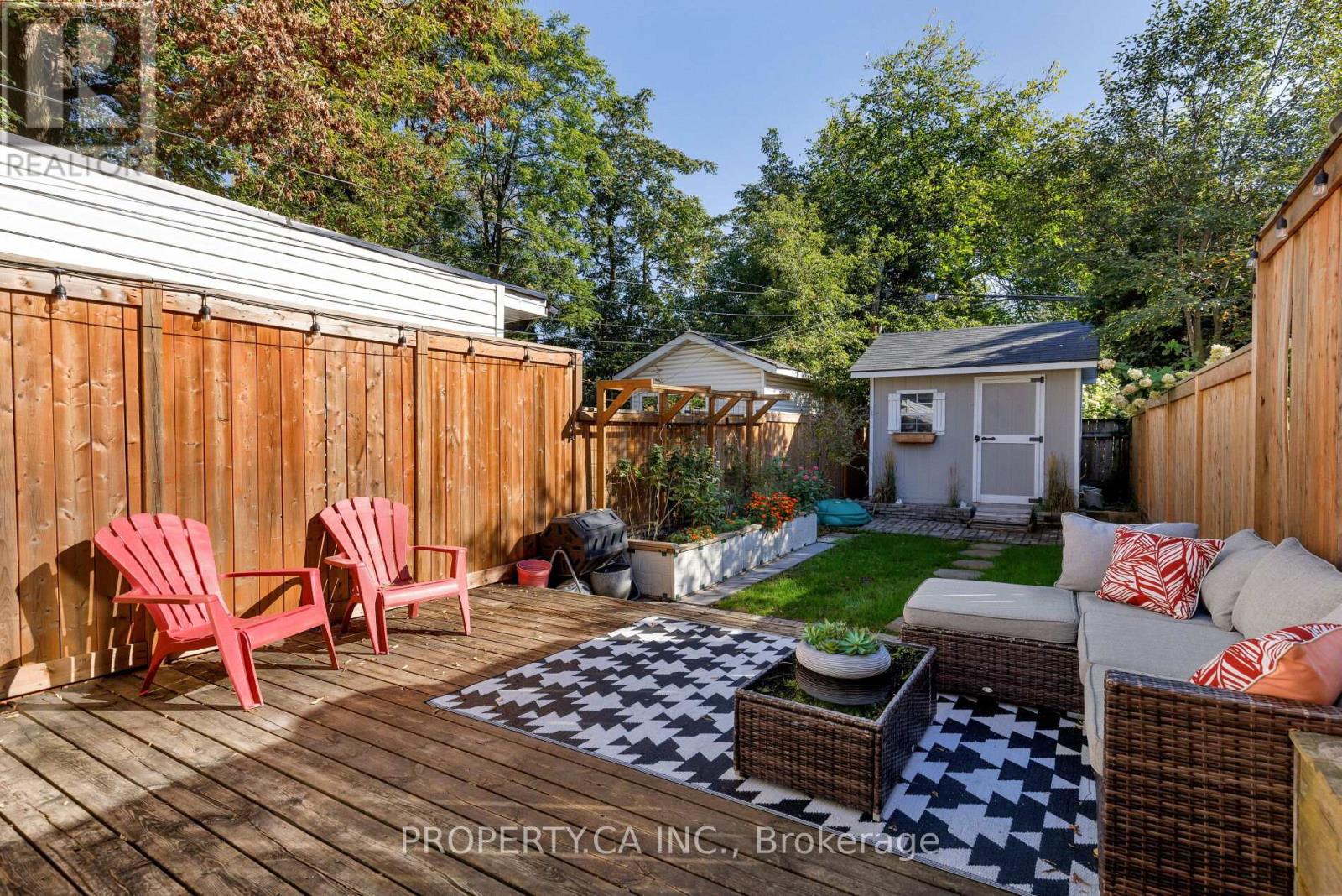 419 Rhodes Avenue, Toronto, Ontario  M4L 3A6 - Photo 19 - E12436679