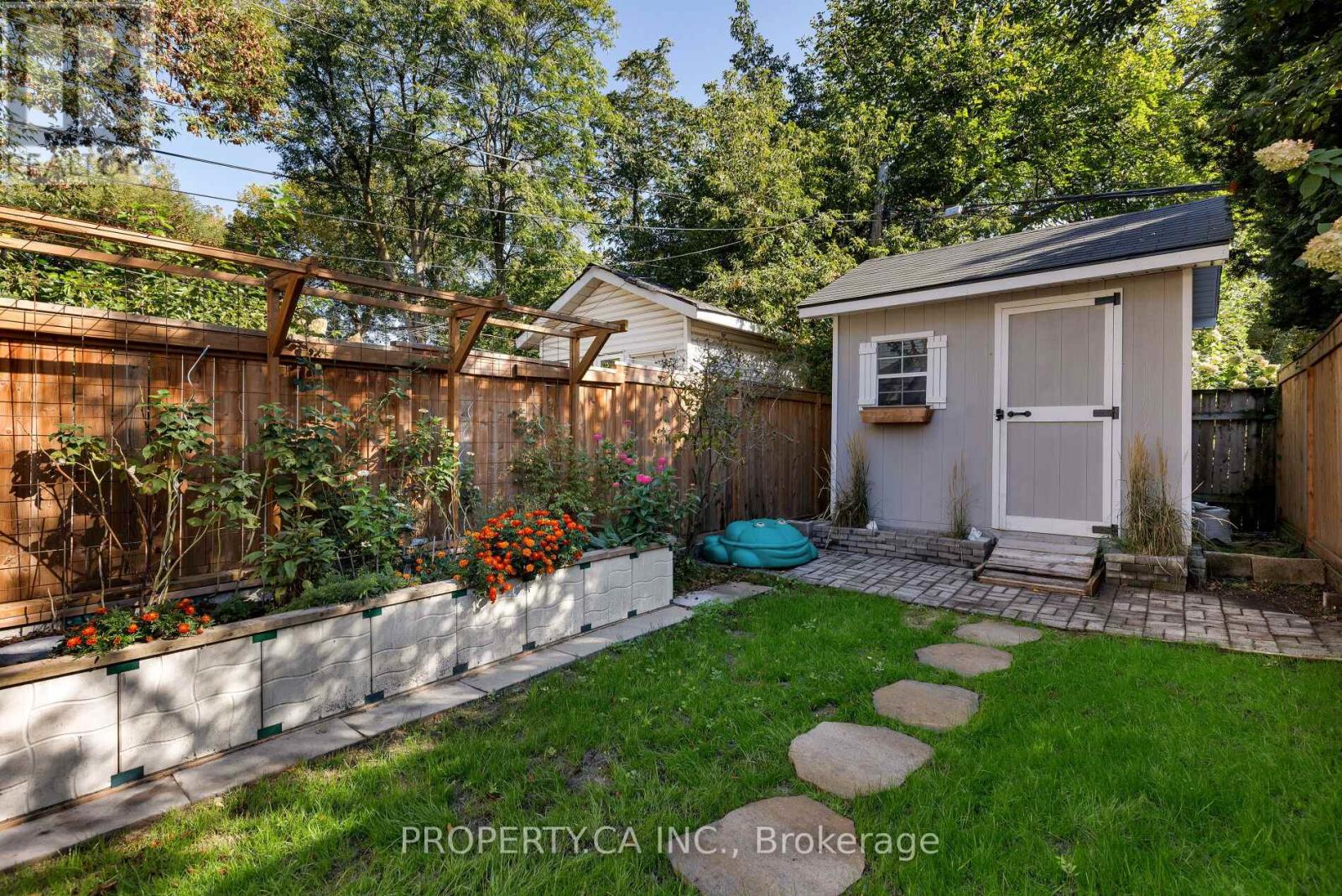 419 Rhodes Avenue, Toronto, Ontario  M4L 3A6 - Photo 21 - E12436679