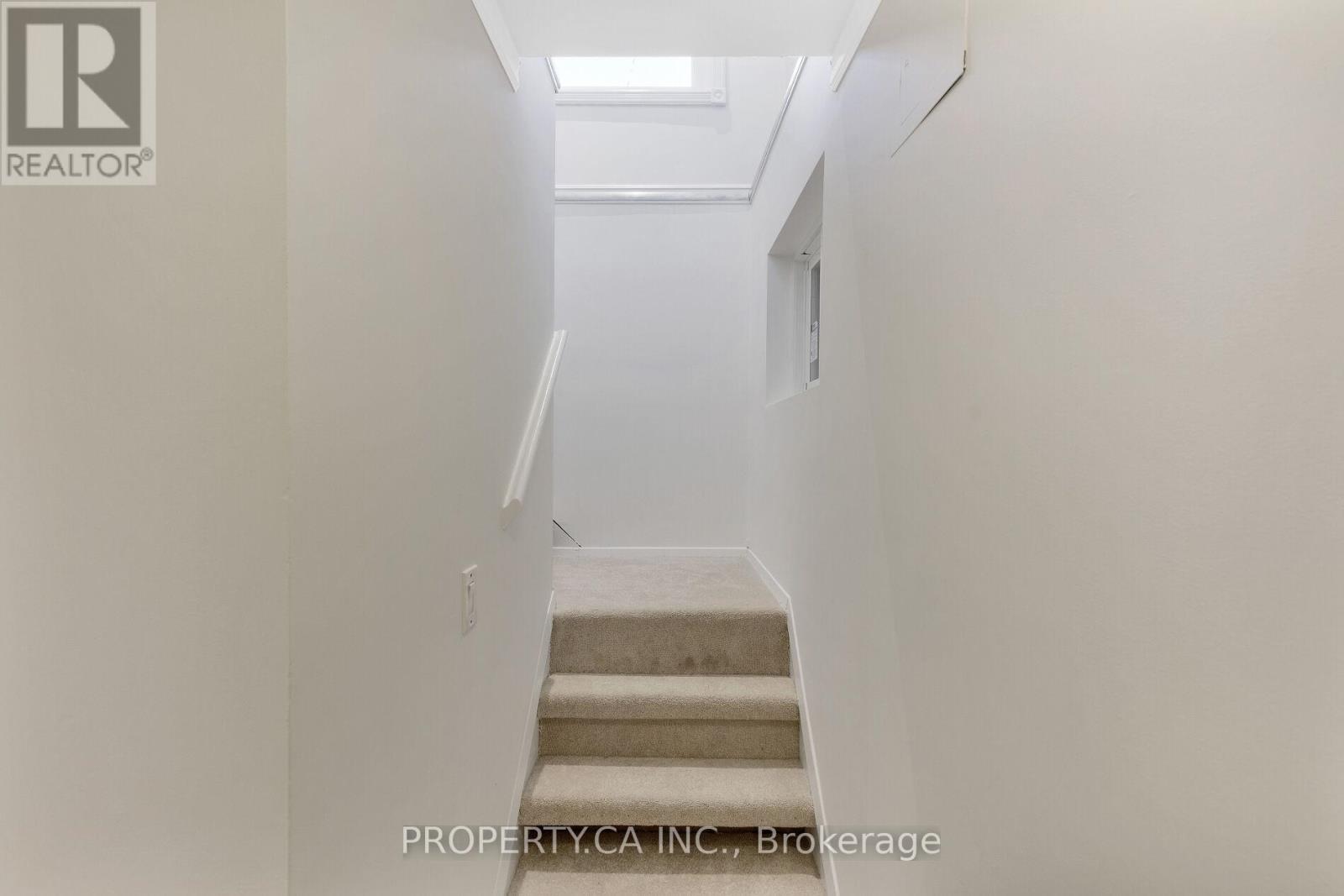 419 Rhodes Avenue, Toronto, Ontario  M4L 3A6 - Photo 28 - E12436679