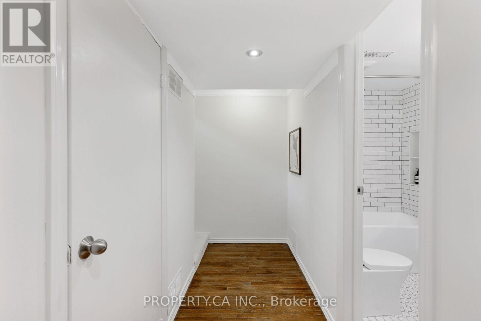 419 Rhodes Avenue, Toronto, Ontario  M4L 3A6 - Photo 29 - E12436679