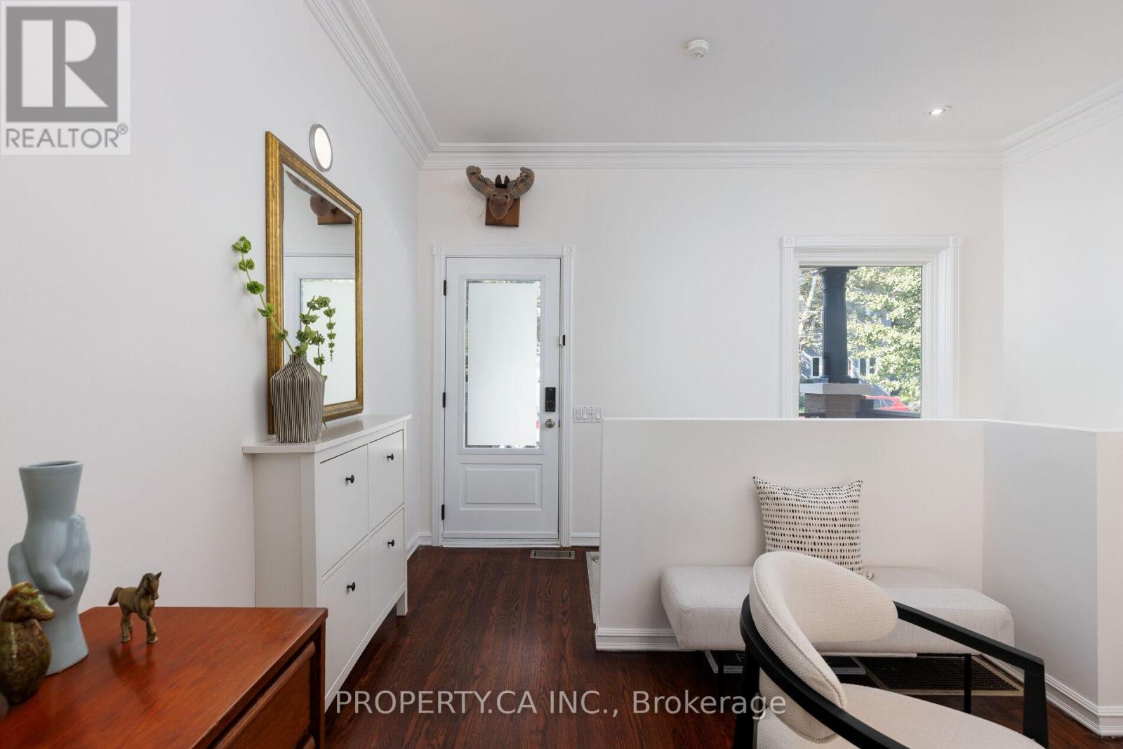 419 Rhodes Avenue, Toronto, Ontario  M4L 3A6 - Photo 3 - E12436679