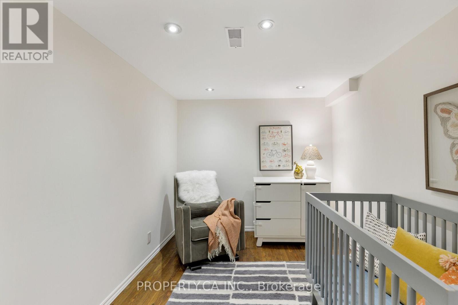 419 Rhodes Avenue, Toronto, Ontario  M4L 3A6 - Photo 35 - E12436679
