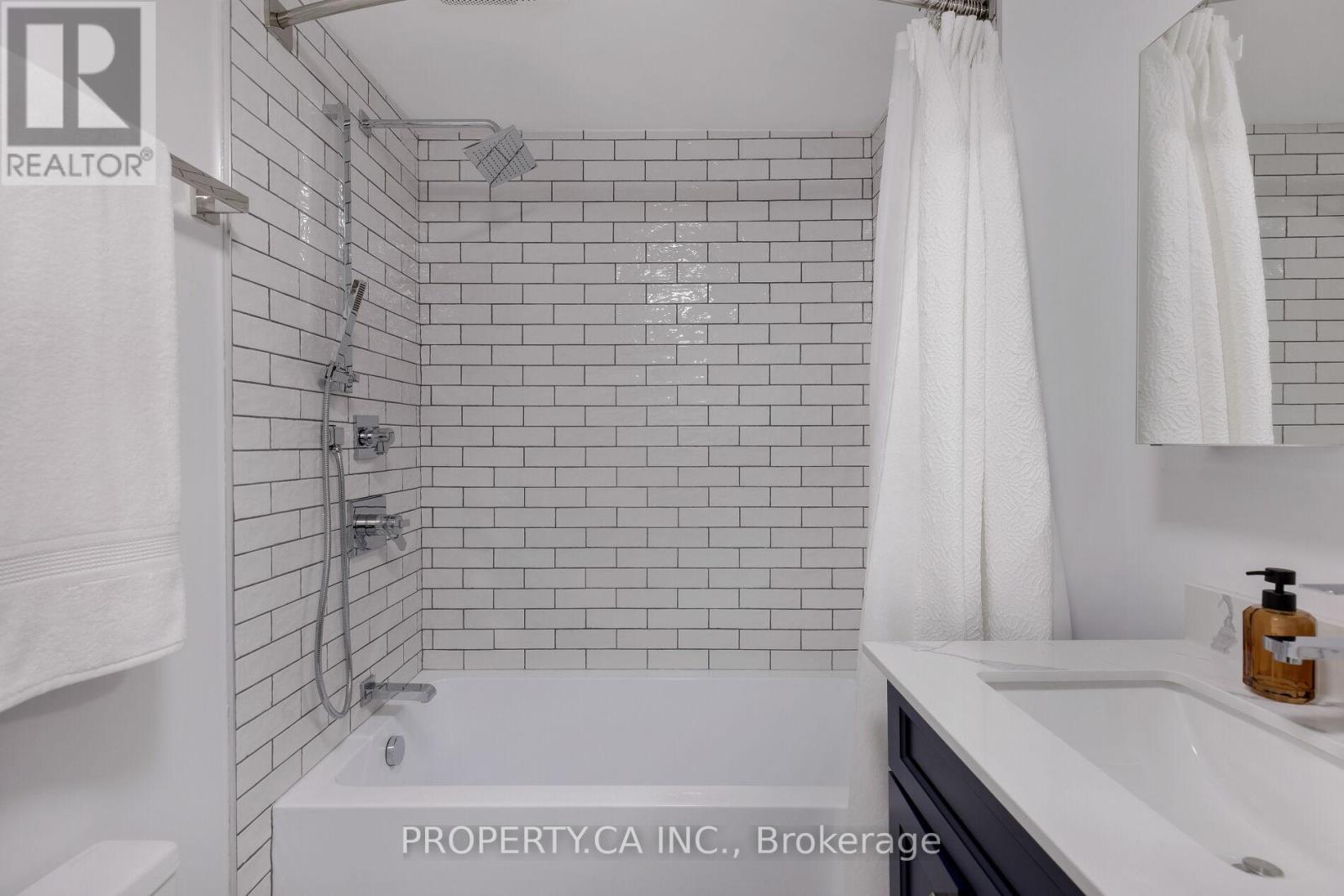 419 Rhodes Avenue, Toronto, Ontario  M4L 3A6 - Photo 38 - E12436679