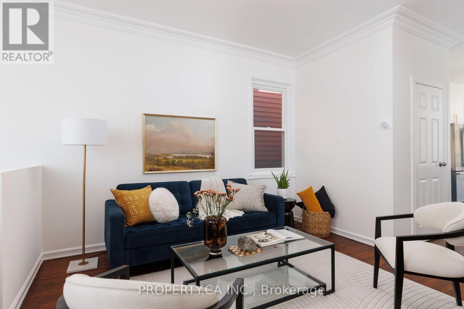 419 Rhodes Avenue, Toronto, Ontario  M4L 3A6 - Photo 6 - E12436679