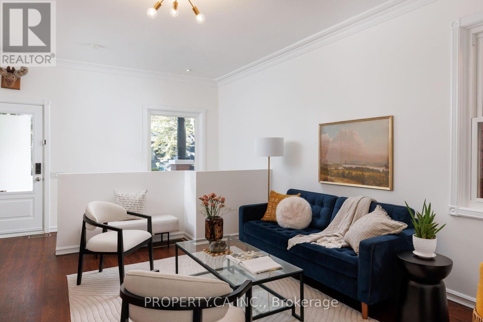 419 Rhodes Avenue, Toronto, Ontario  M4L 3A6 - Photo 7 - E12436679