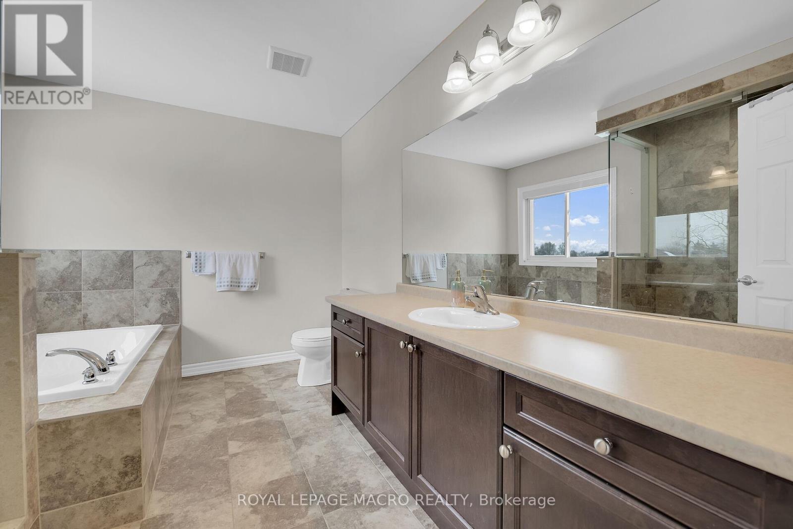 88 Bellroyal Crescent, Hamilton, Ontario  L8J 0G1 - Photo 40 - X12436312