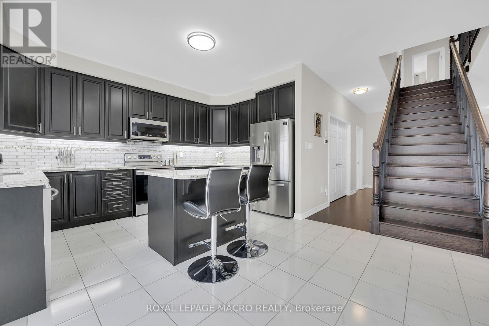 88 Bellroyal Crescent, Hamilton, Ontario  L8J 0G1 - Photo 7 - X12436312