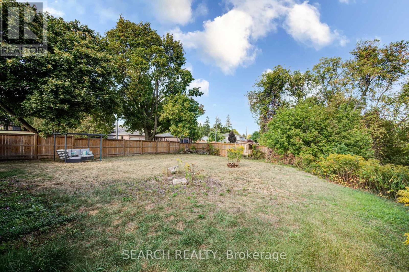 295 Victoria Street, Ingersoll, Ontario  N5C 2N3 - Photo 31 - X12417429