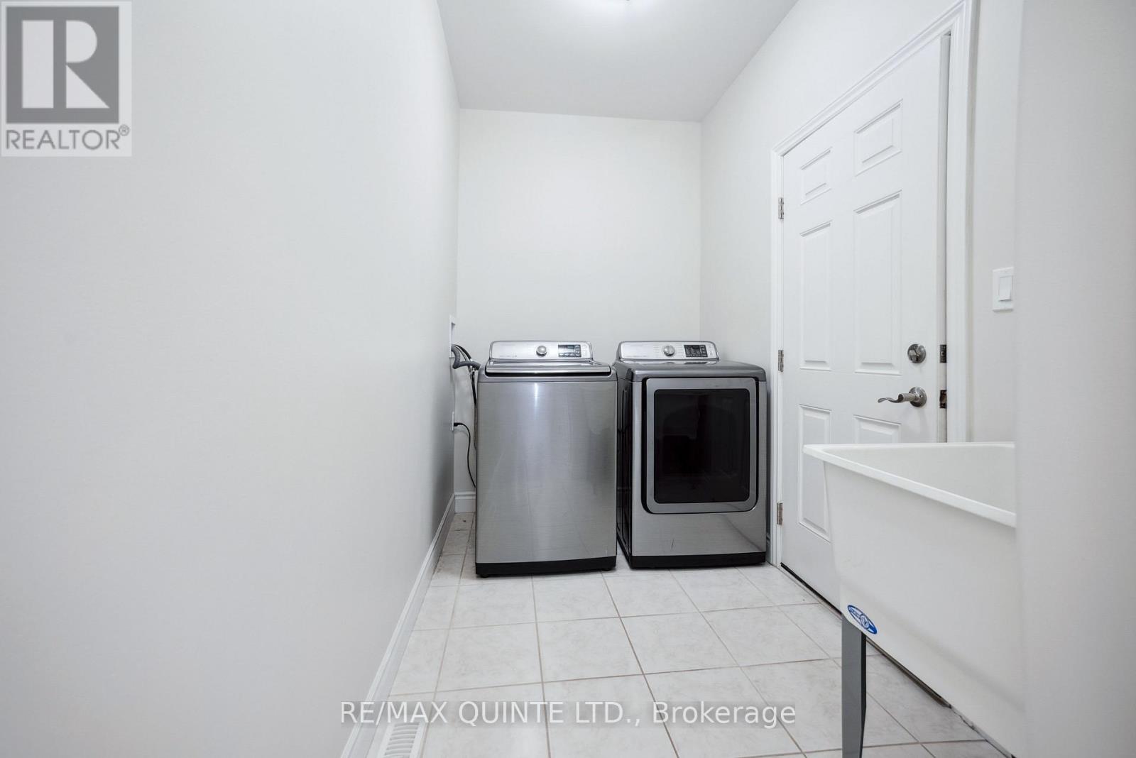 91 Hampton Ridge Drive E, Belleville (Thurlow Ward), Ontario  K8N 0E6 - Photo 22 - X12436749