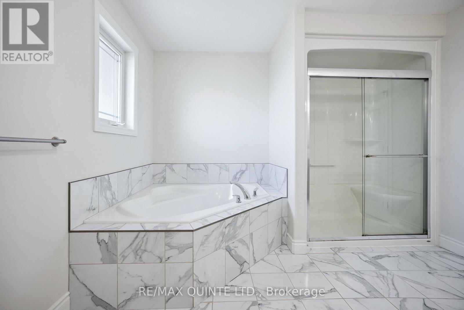 91 Hampton Ridge Drive E, Belleville (Thurlow Ward), Ontario  K8N 0E6 - Photo 30 - X12436749