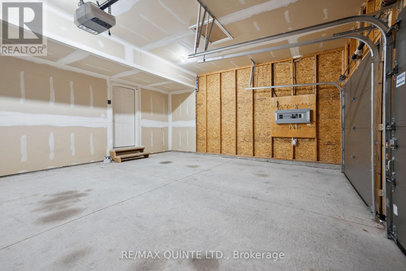 91 Hampton Ridge Drive E, Belleville (Thurlow Ward), Ontario  K8N 0E6 - Photo 40 - X12436749