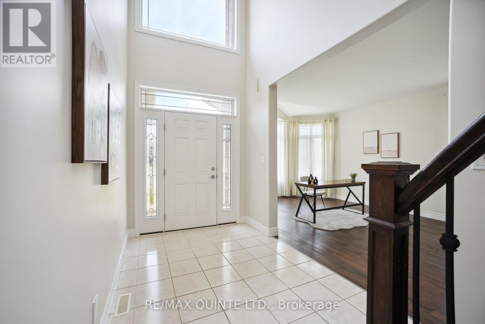 91 Hampton Ridge Drive E, Belleville (Thurlow Ward), Ontario  K8N 0E6 - Photo 5 - X12436749