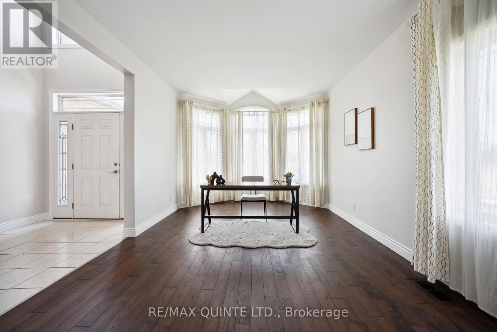 91 Hampton Ridge Drive E, Belleville (Thurlow Ward), Ontario  K8N 0E6 - Photo 6 - X12436749