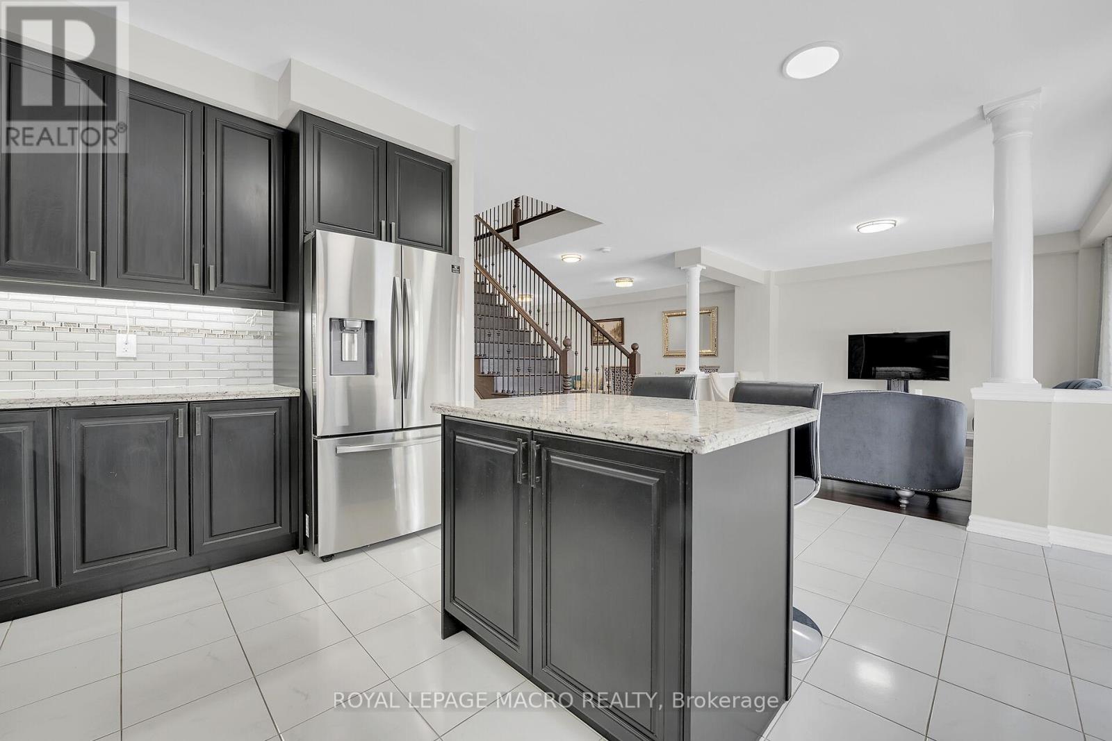 88 Bellroyal Crescent, Hamilton, Ontario  L8J 0G1 - Photo 9 - X12436312