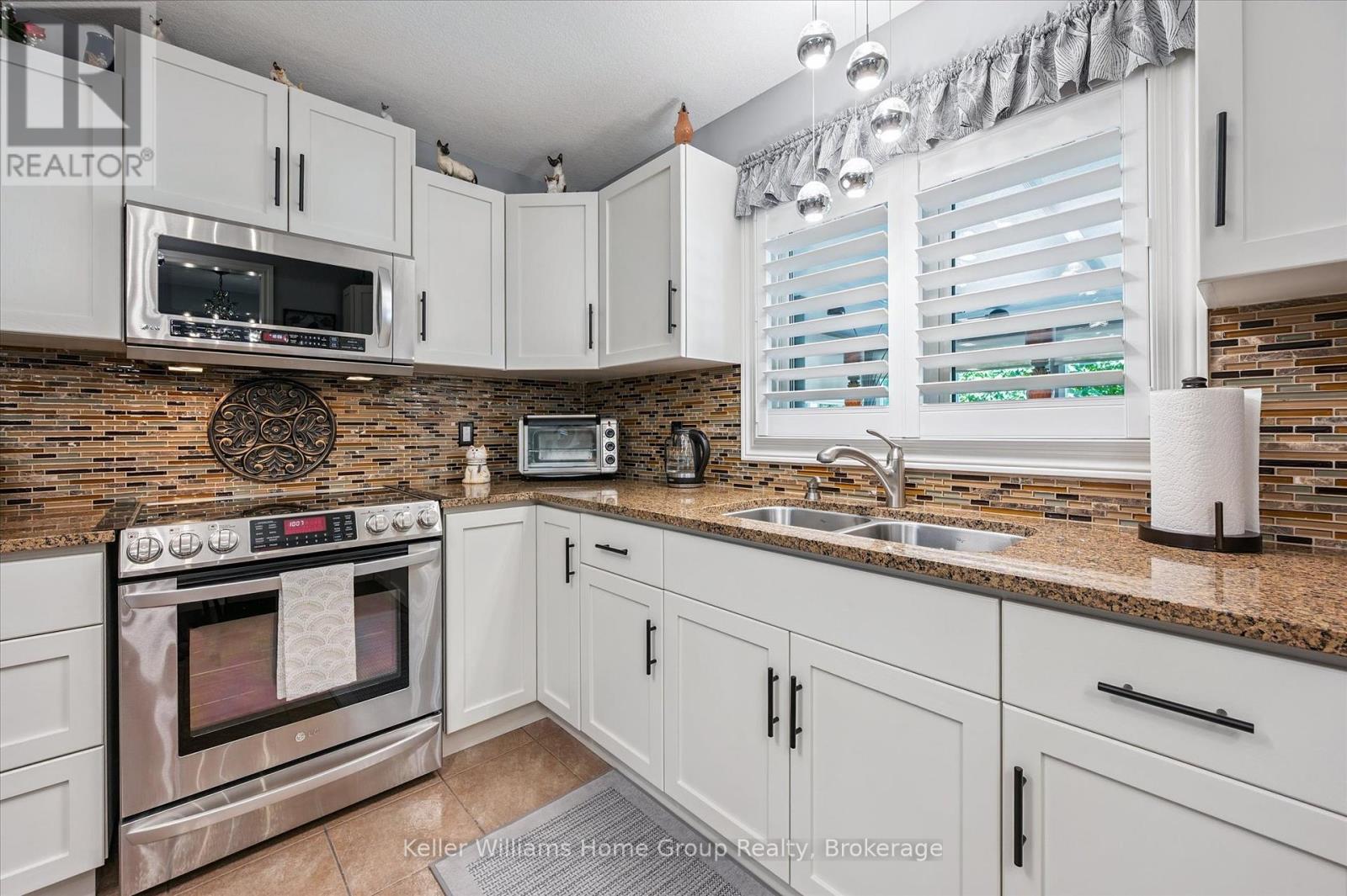 28 Harcourt Place, Centre Wellington, Ontario  N1M 0A6 - Photo 18 - X12436862