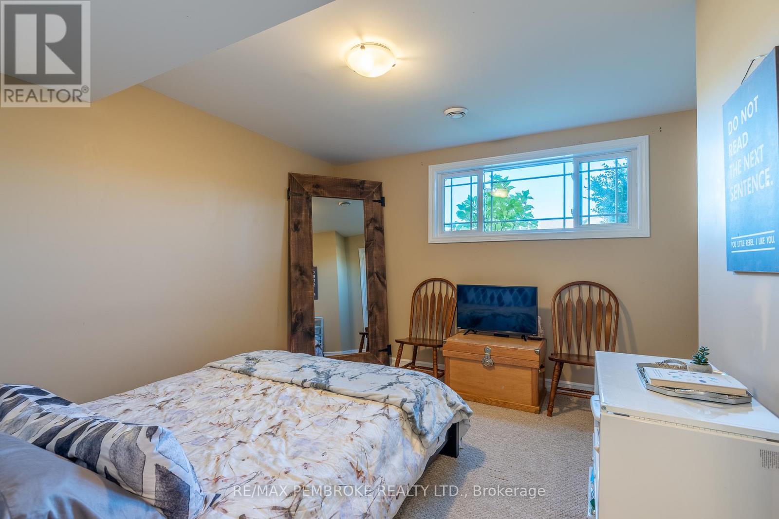 31 Renfrew Street, Petawawa, Ontario  K8H 0A5 - Photo 21 - X12436934