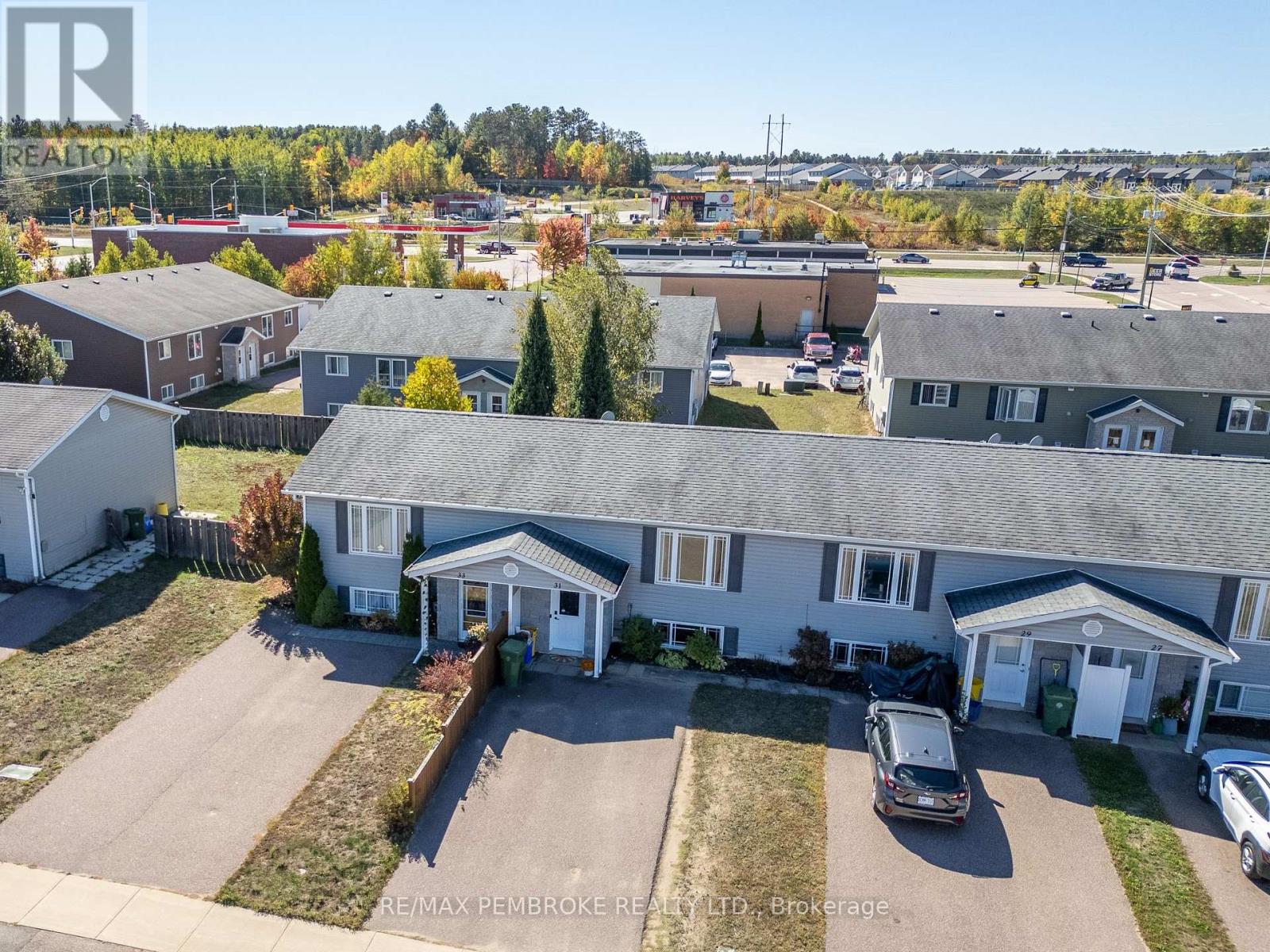 31 Renfrew Street, Petawawa, Ontario  K8H 0A5 - Photo 28 - X12436934