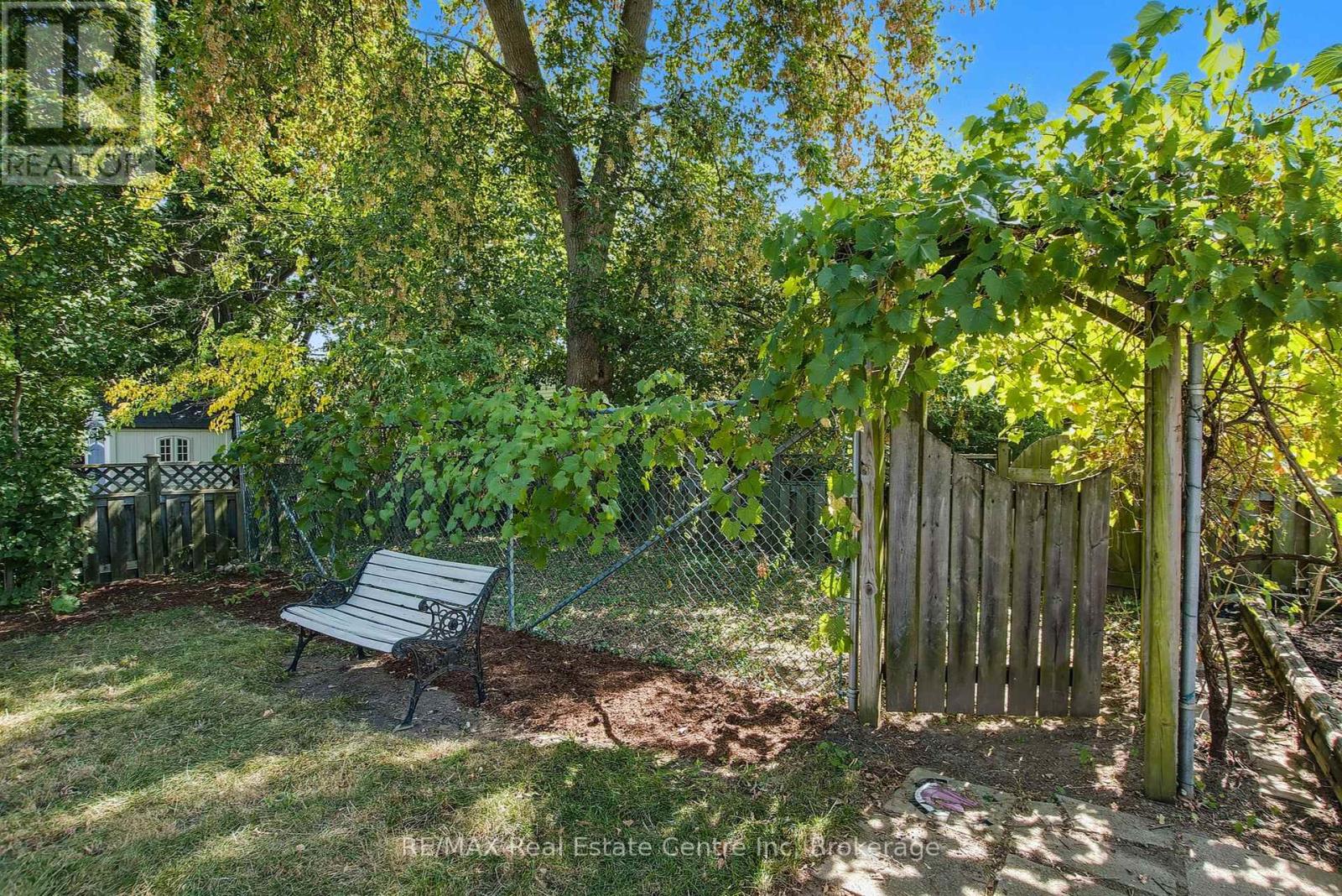 52 Avenue Road, Cambridge, Ontario  N1R 1B9 - Photo 30 - X12436869