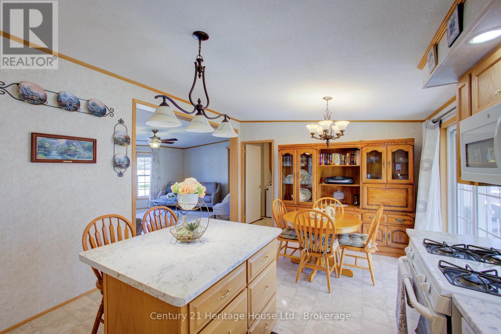 56-6612 Minto Line 12 Road, Minto, Ontario  N0G 1M0 - Photo 17 - X12436908