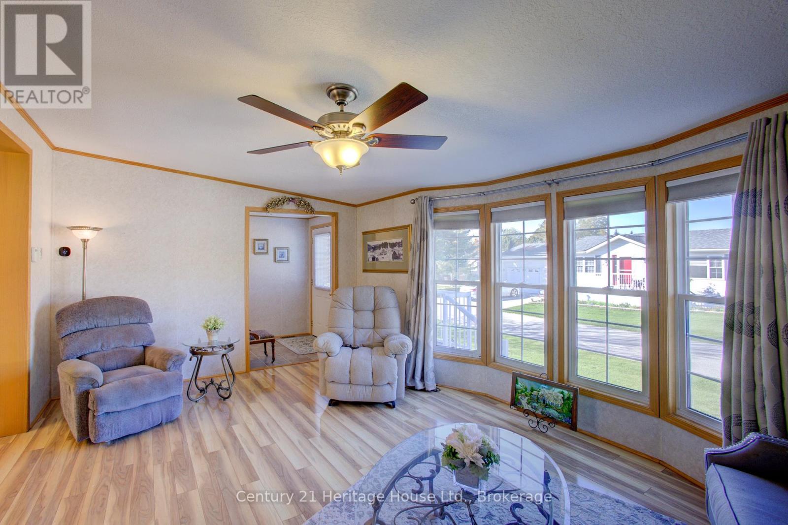 56-6612 Minto Line 12 Road, Minto, Ontario  N0G 1M0 - Photo 10 - X12436908