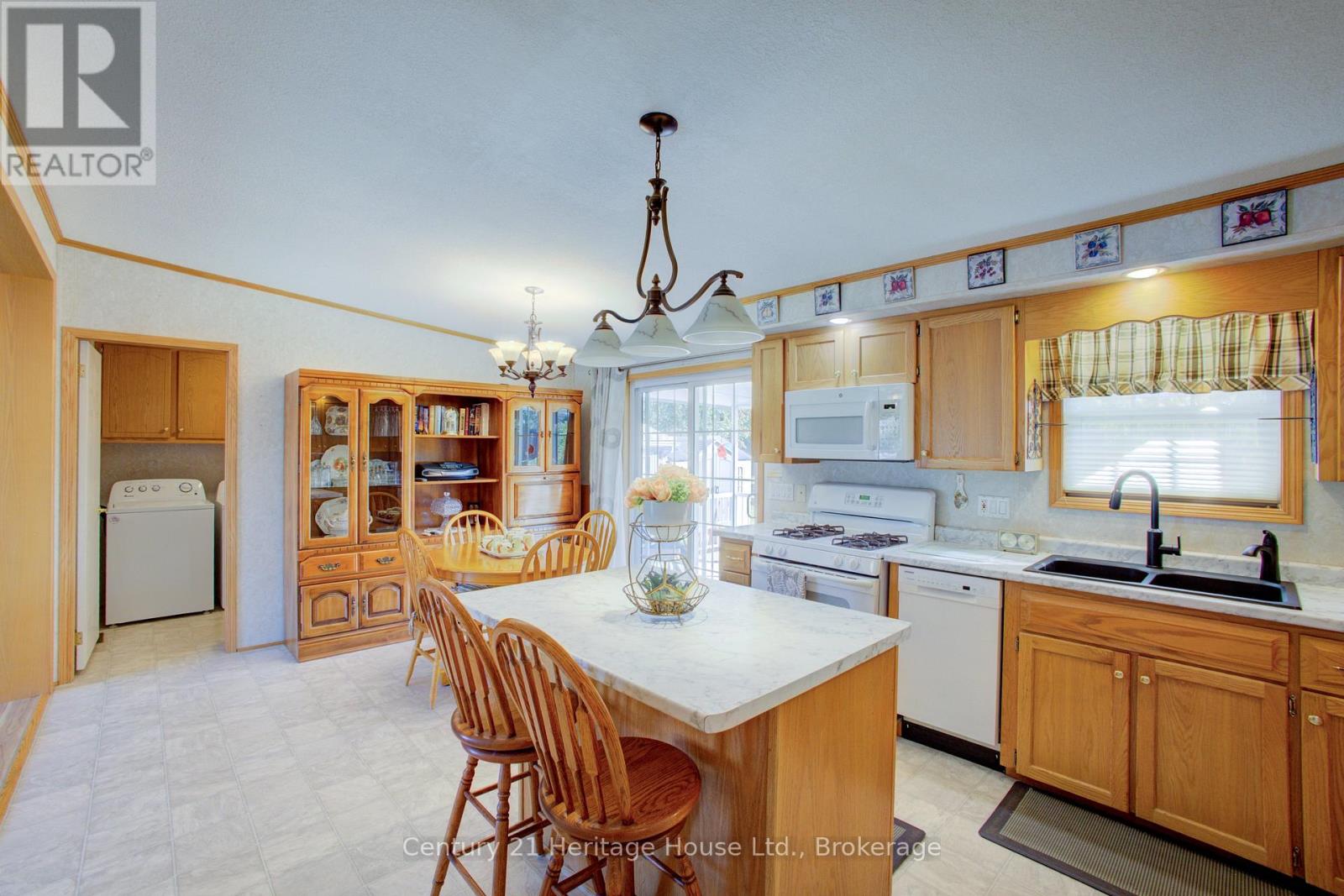 56-6612 Minto Line 12 Road, Minto, Ontario  N0G 1M0 - Photo 16 - X12436908