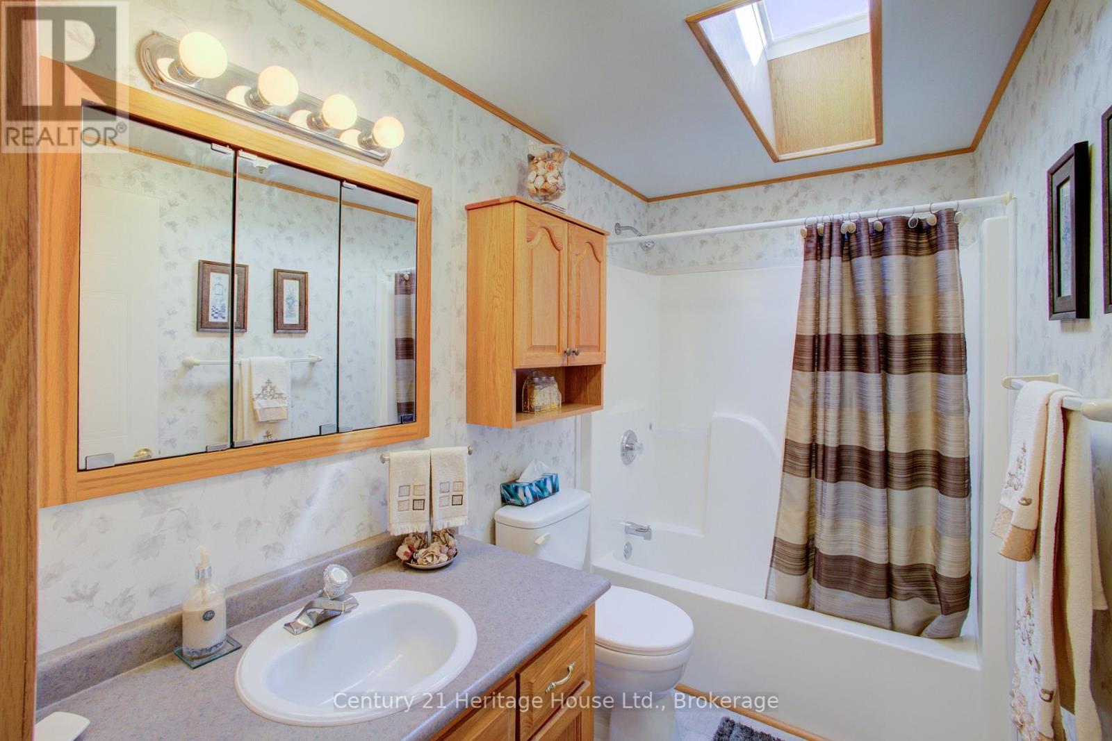 56-6612 Minto Line 12 Road, Minto, Ontario  N0G 1M0 - Photo 23 - X12436908