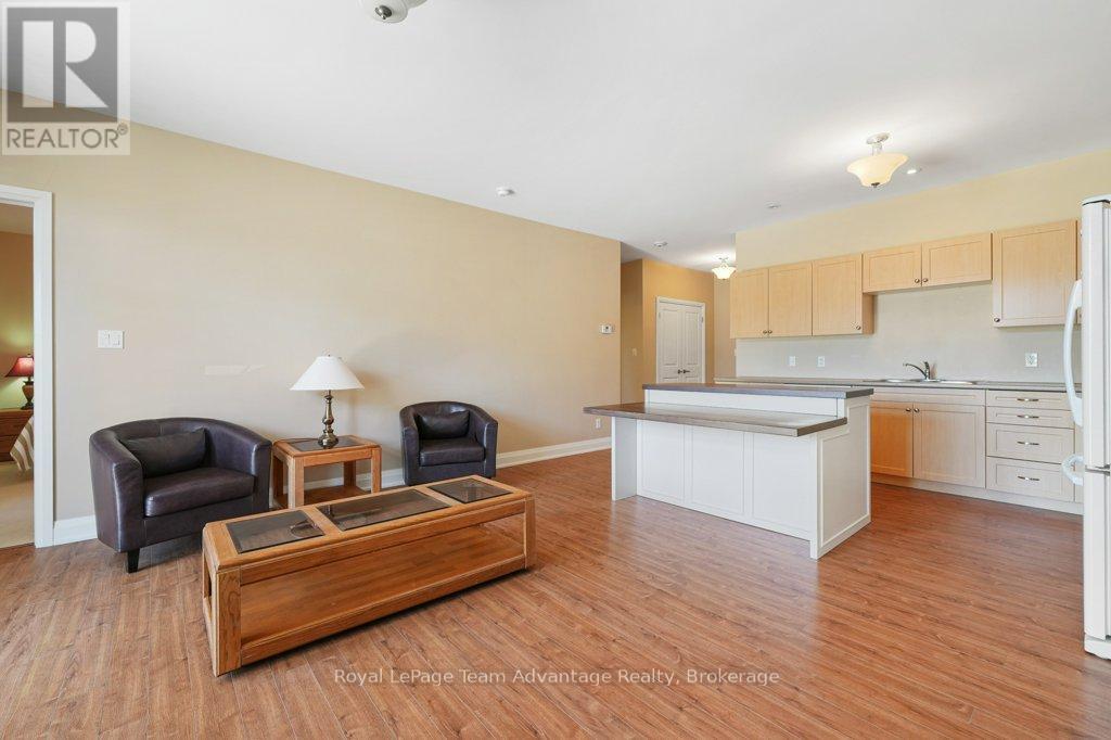 203 - 20a Silver Birch Court, Parry Sound, Ontario  P2A 0A7 - Photo 10 - X12436941