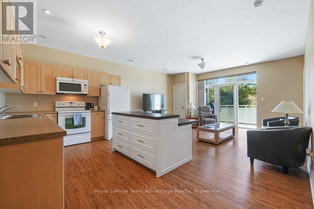 203 - 20a Silver Birch Court, Parry Sound, Ontario  P2A 0A7 - Photo 5 - X12436941