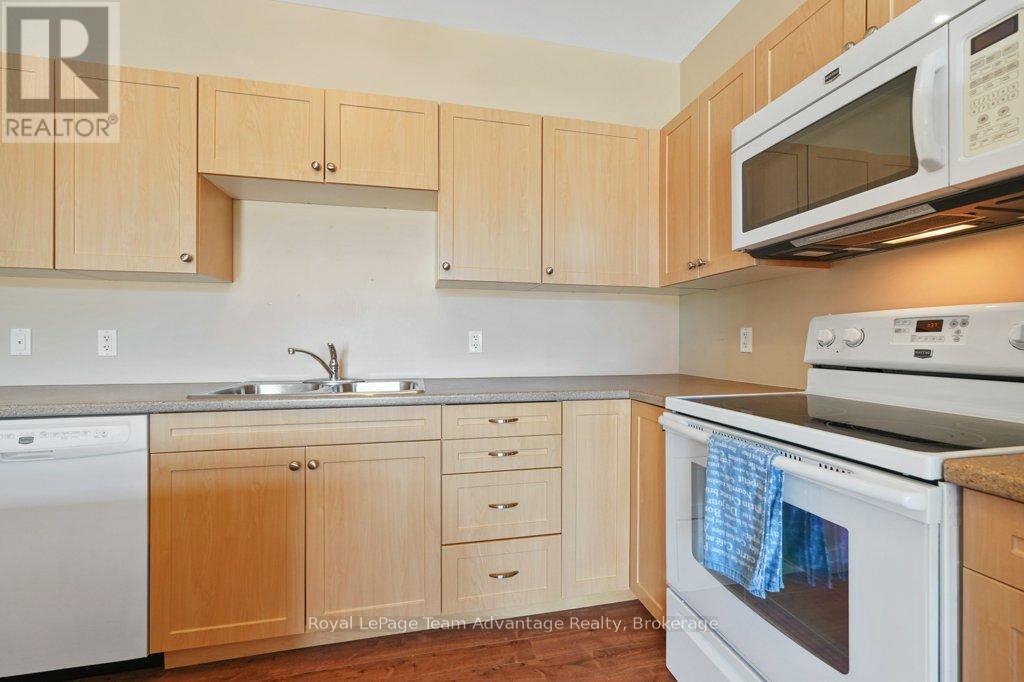203 - 20a Silver Birch Court, Parry Sound, Ontario  P2A 0A7 - Photo 8 - X12436941