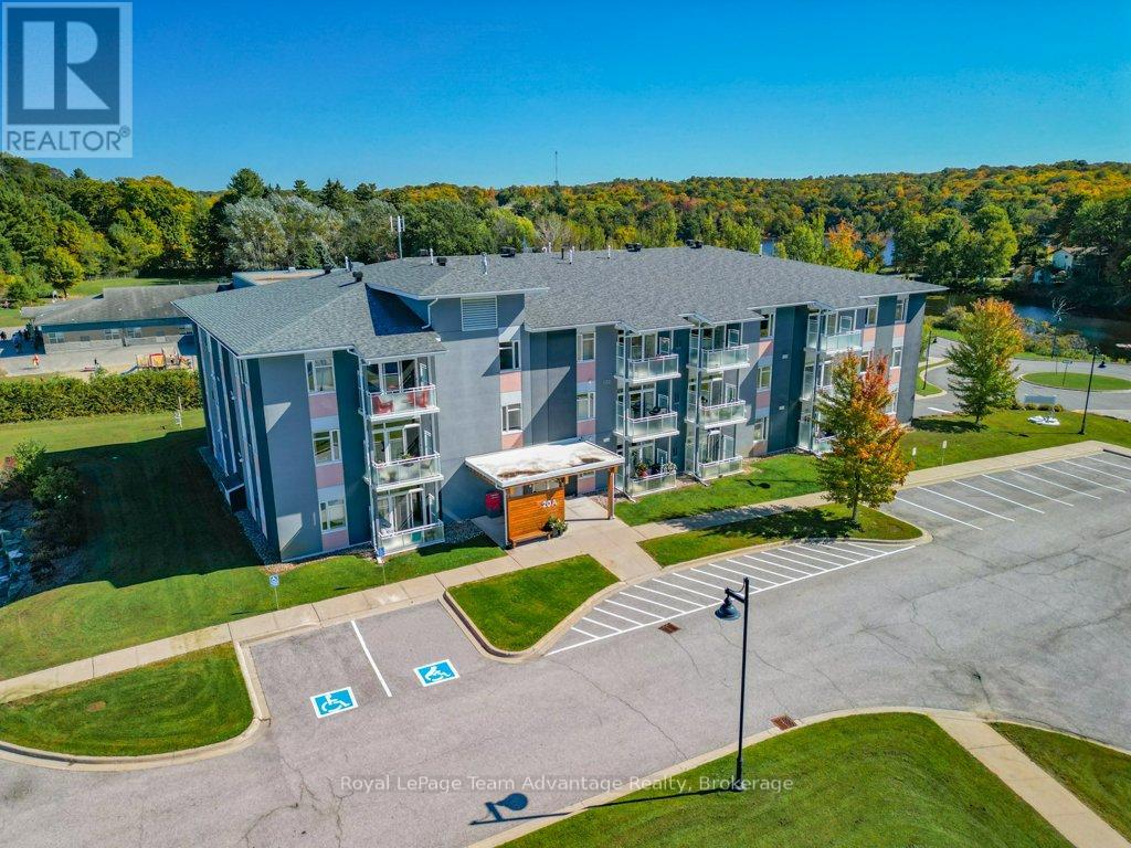 203 - 20a Silver Birch Court, Parry Sound, Ontario  P2A 0A7 - Photo 2 - X12436941