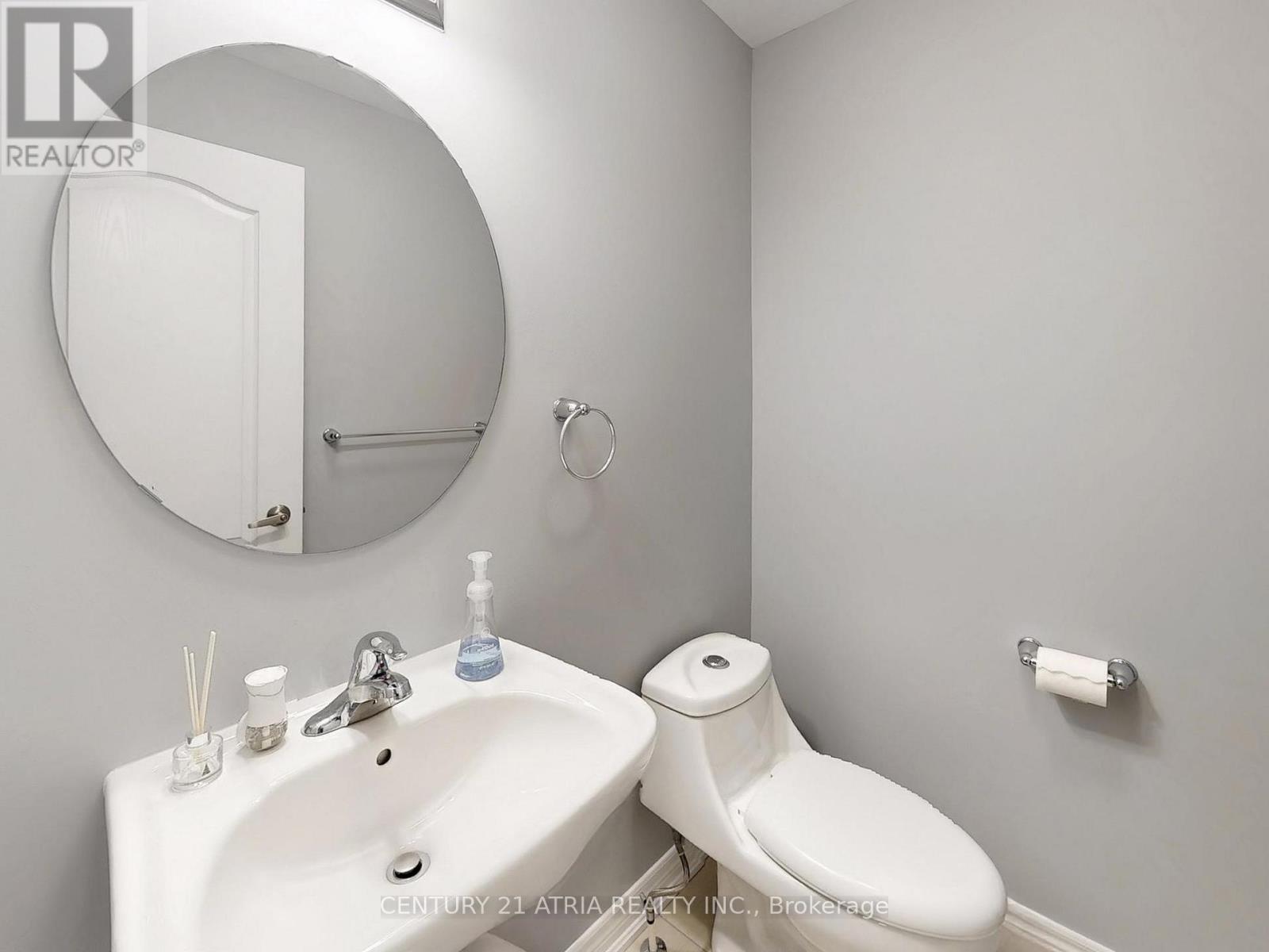 8 Moonseed Lane, Richmond Hill, Ontario  L4E 1E7 - Photo 11 - N12436595