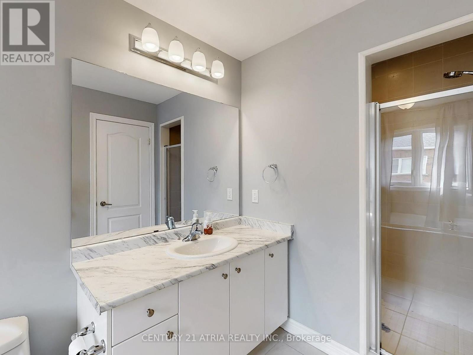 8 Moonseed Lane, Richmond Hill, Ontario  L4E 1E7 - Photo 18 - N12436595