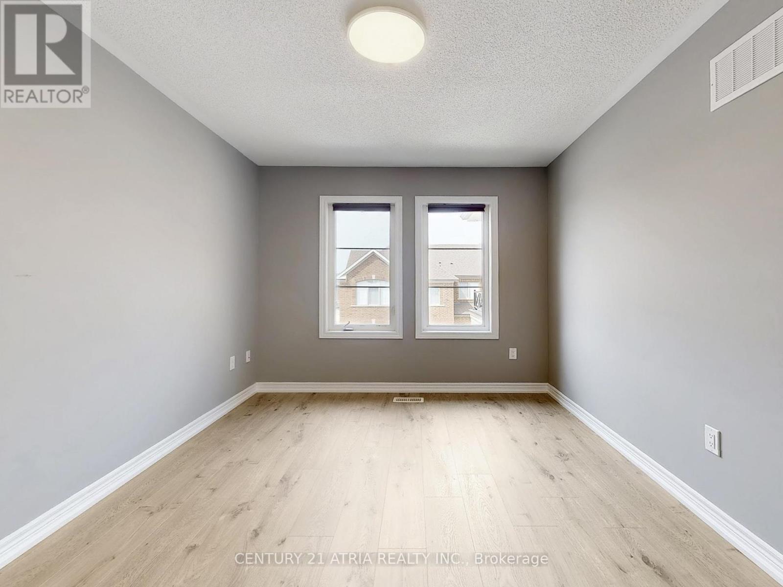 8 Moonseed Lane, Richmond Hill, Ontario  L4E 1E7 - Photo 21 - N12436595